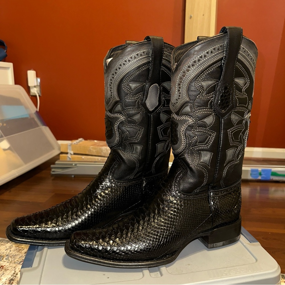 Black Python Cowboy Boots Size EE 9.5